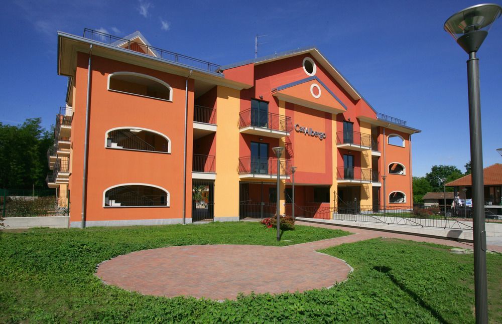 ApartHotel CasAlbergo Castelletto sopra Ticino Exterior foto